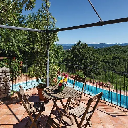 Holiday home Belvedere Di Comunaglia Nestore